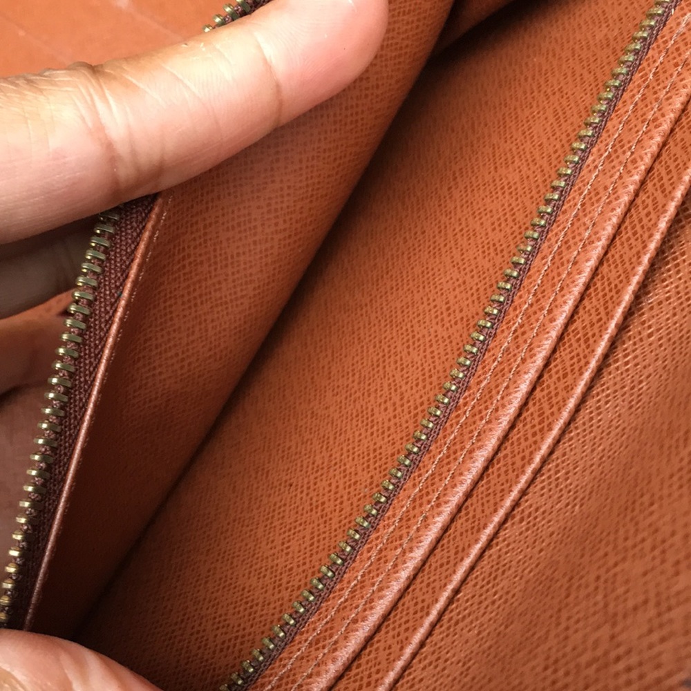 Louis Vuitton Wallet - Picture 10 of 14